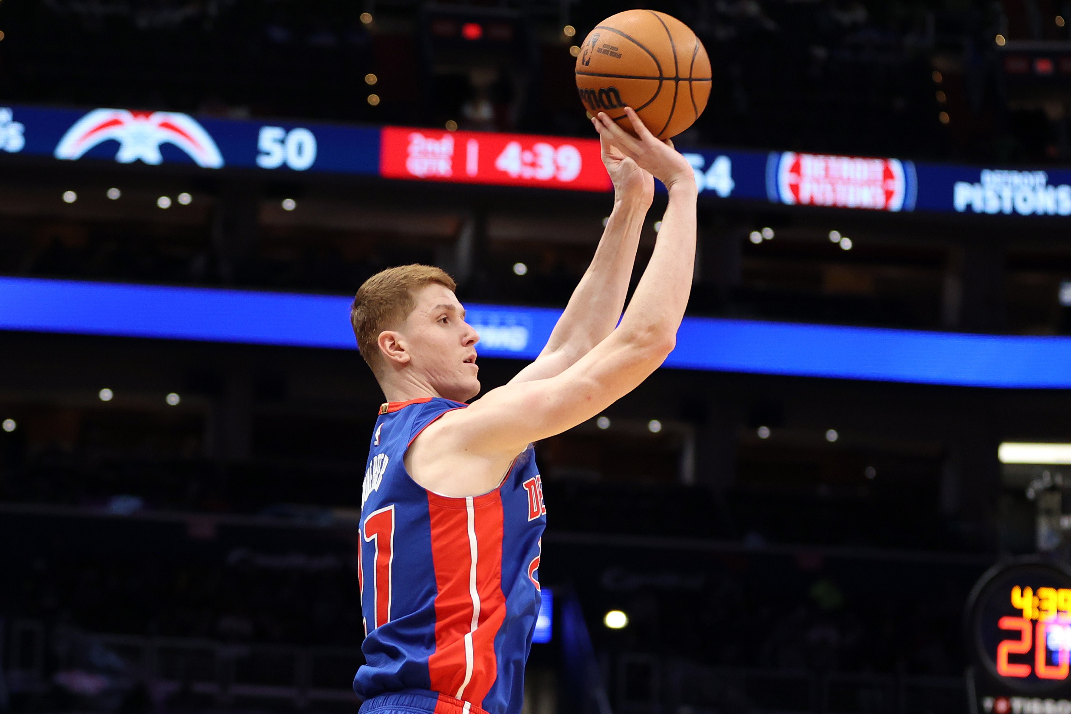 许尔特：全员健康我们会是截然不同的面貌 努力保持侵略性