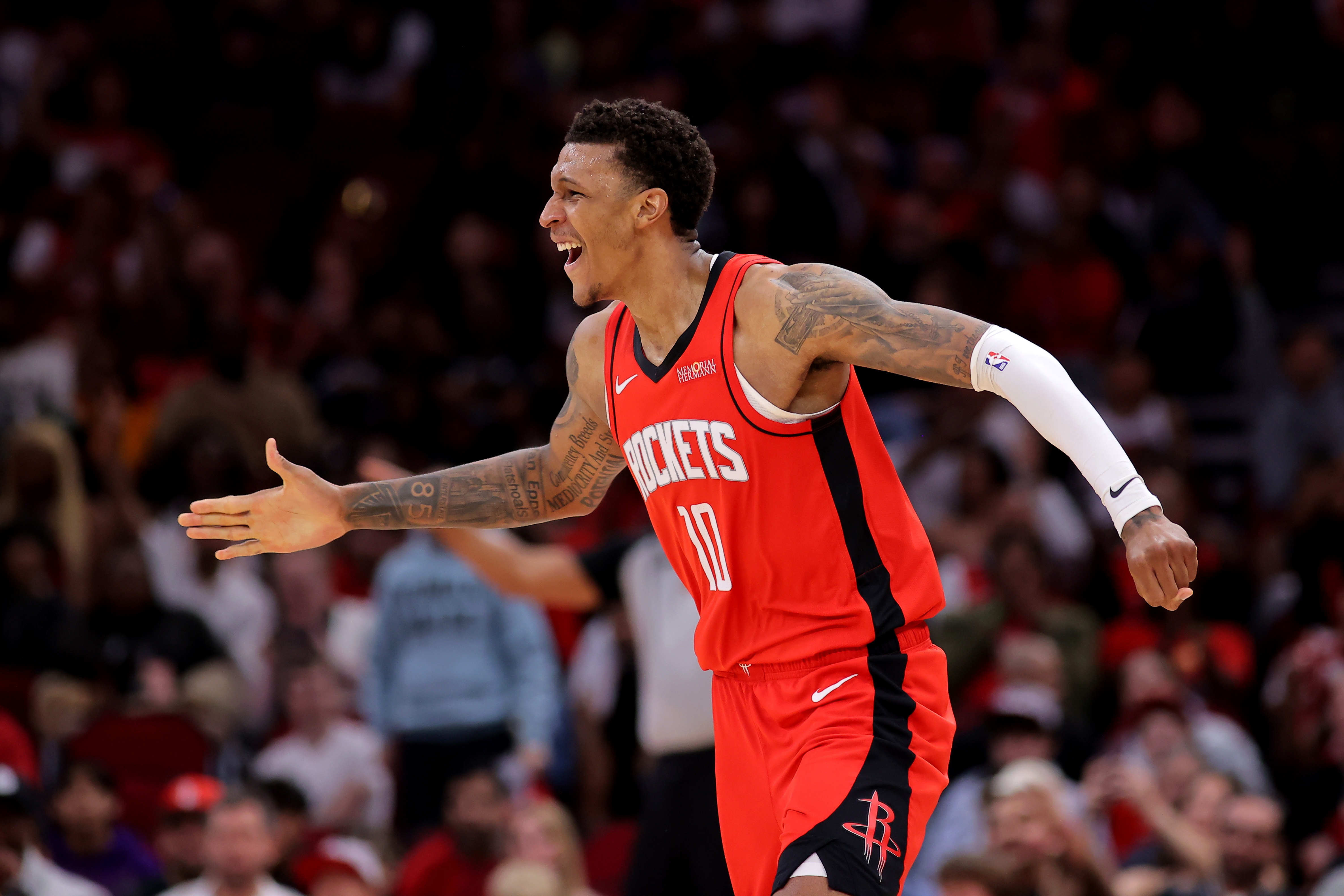 从从容容！小贾巴里15中7得到20分4板3助2帽 三分9中4