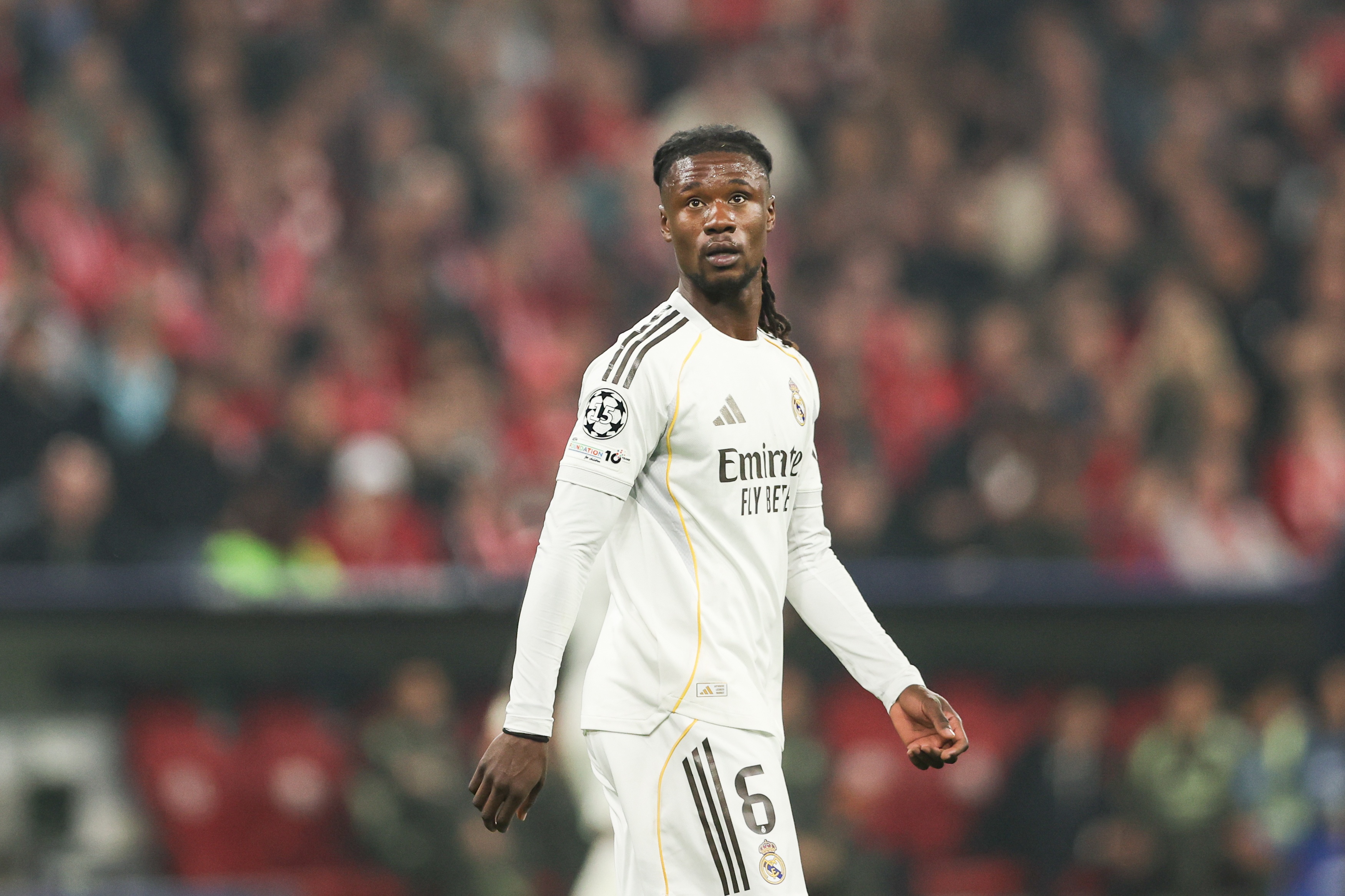 替补登场被嘘！马卡：卡马文加赛后独自绕场，向皇马球迷致歉